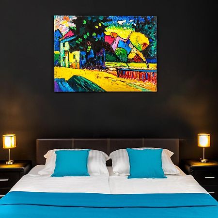 Skackava - Beautiful New Apartment In Direct Centrum, 24H Self Check-In Banska Bystrica Ngoại thất bức ảnh