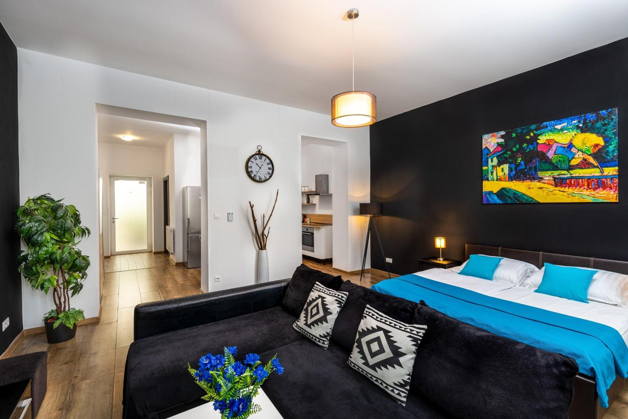 Skackava - Beautiful New Apartment In Direct Centrum, 24H Self Check-In Banska Bystrica Ngoại thất bức ảnh