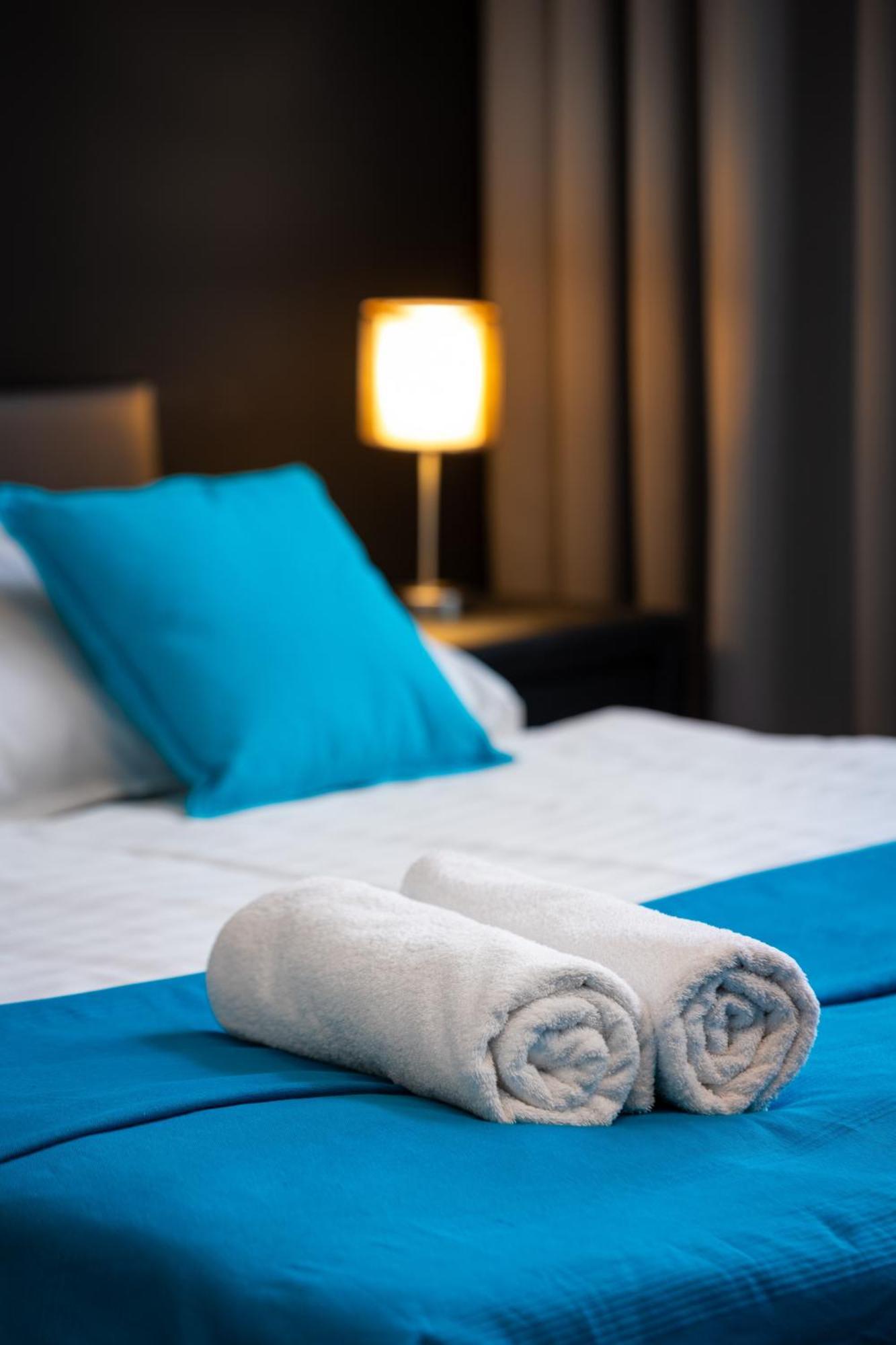 Skackava - Beautiful New Apartment In Direct Centrum, 24H Self Check-In Banska Bystrica Ngoại thất bức ảnh